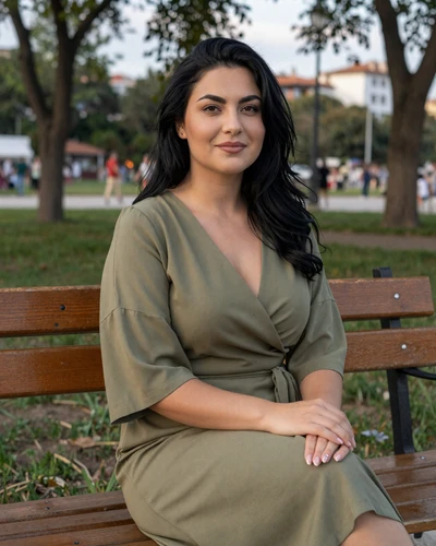 Gabriela, 33-year-old Bulgarian woman from Burgas with dark hair in a seaside park